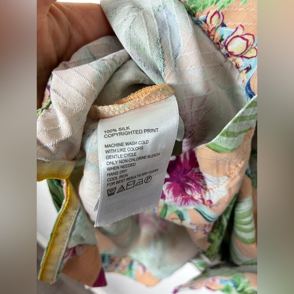 Tommy Bahama Men's  XL Hawaiian Hibiscus Multi Aloha Tropical Shirt 100% Silk - Picture 5 of 7